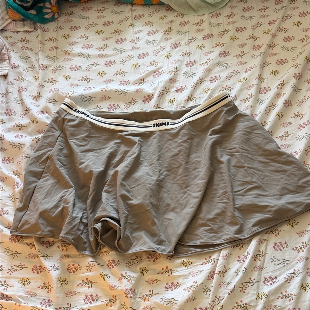 Skims tennis skirt
